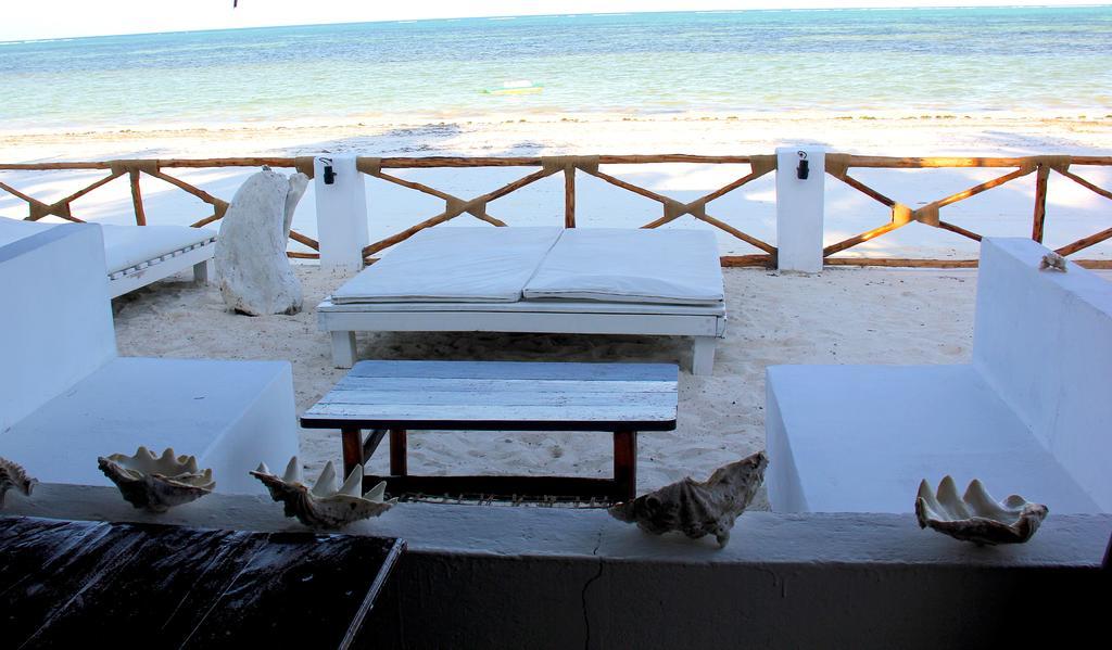 Makuti Beach Bungalows Bwejuu Esterno foto